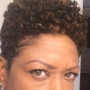 Meet your Posher, Robyn